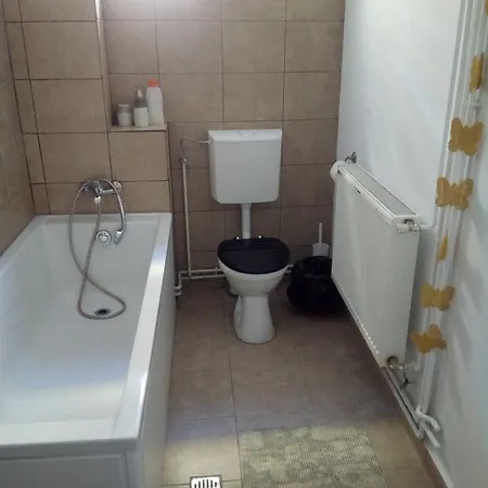 Piata Lahovari Boutique Bed & Breakfast