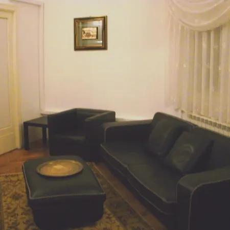 Piata Lahovari Boutique B&B