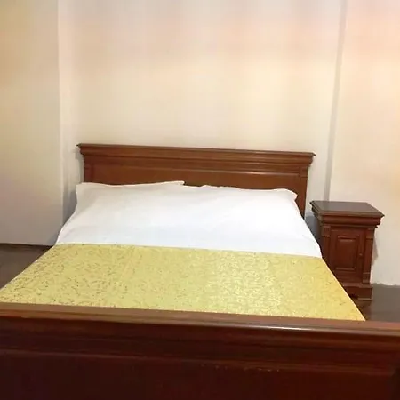 Piata Lahovari Boutique