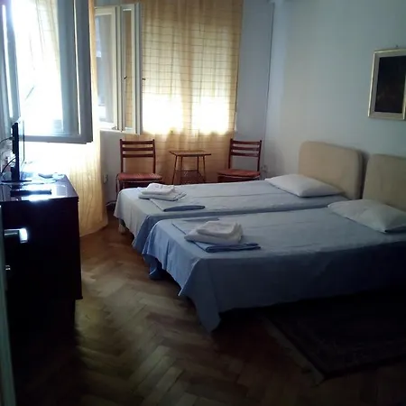 Piata Lahovari Boutique *